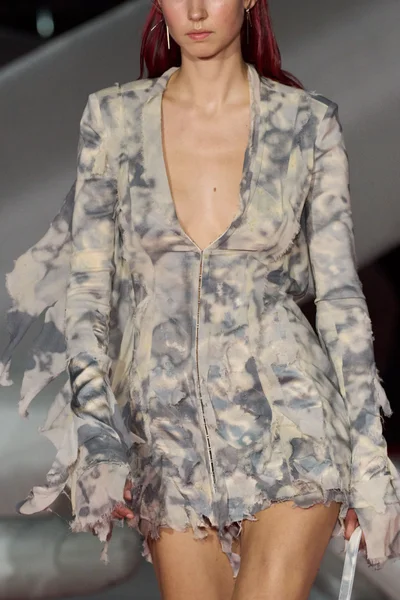 Look 48